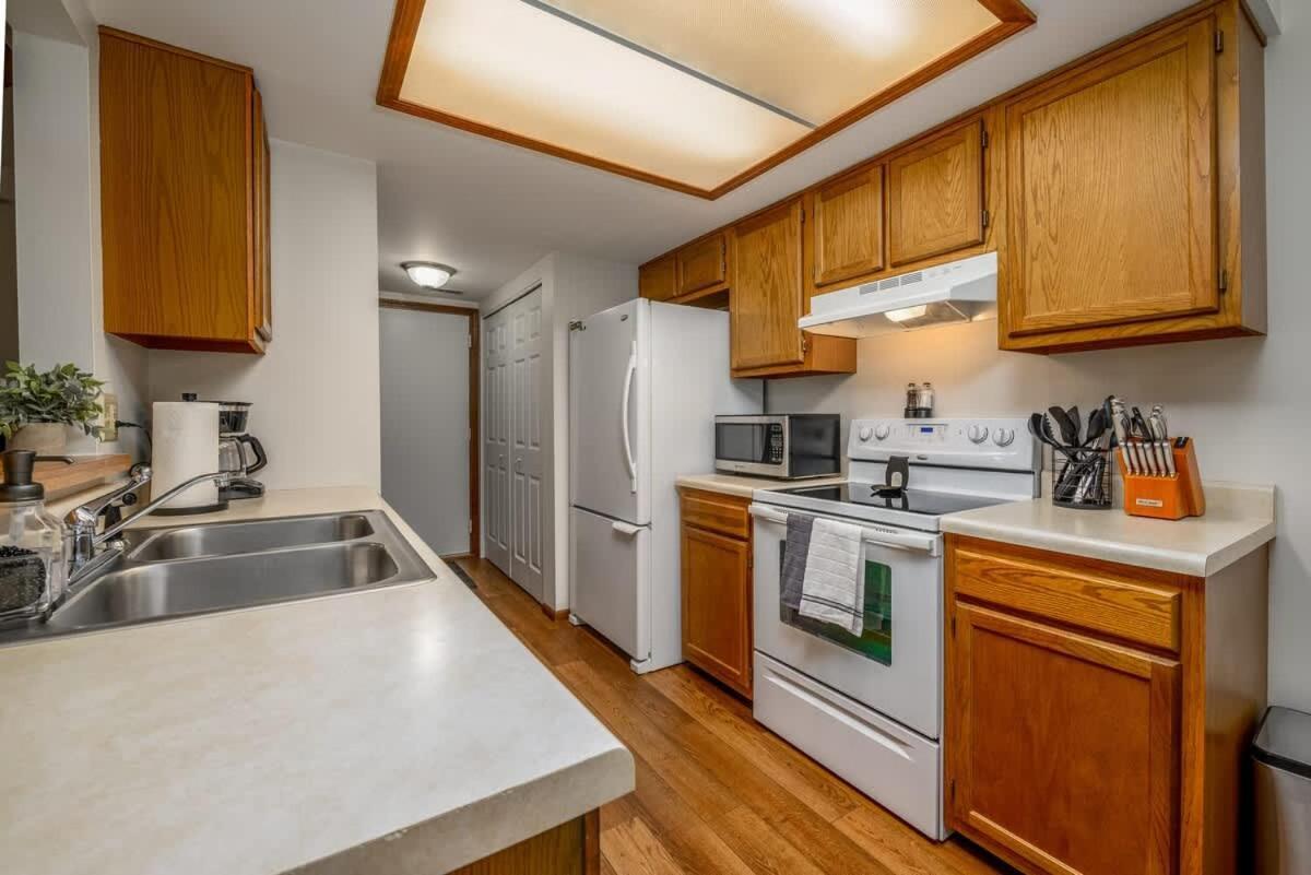 Family Friendly And Quite 2 Bedroom Condo Close To Fun Fort Wayne Exterior foto